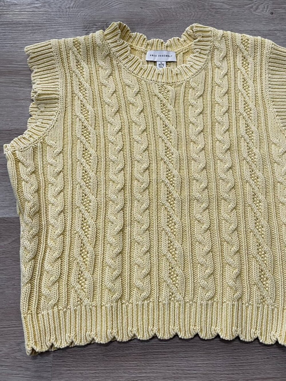 Scalloped Cable Knit Cotton Vest